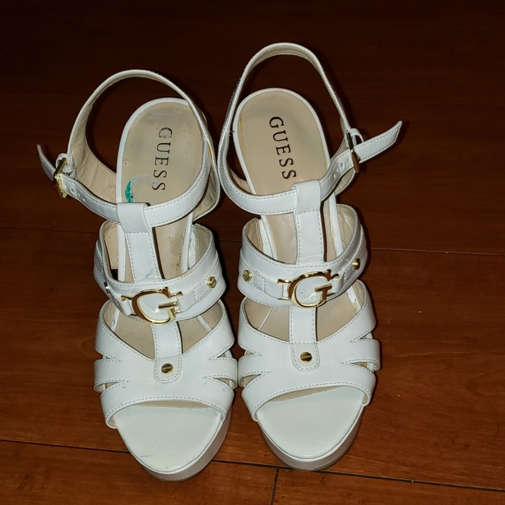 Guess White Sandals w/ Gold Embellishments Sz 7.5